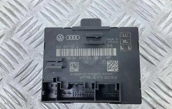 Audi A1 Door control unit/module 8X0959795D