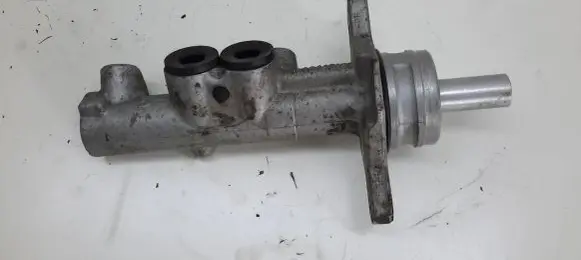 Volkswagen Golf V Master brake cylinder 1K1614019B