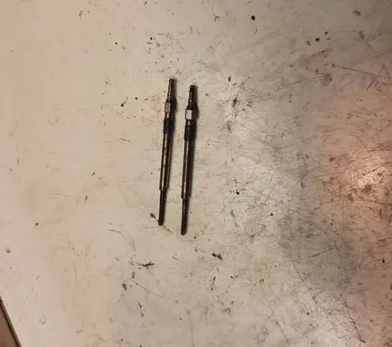 Volkswagen PASSAT B6 Glow plug 