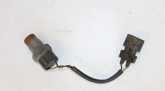 BMW 3 E30 Air conditioning (A/C) pressure sensor 1378404