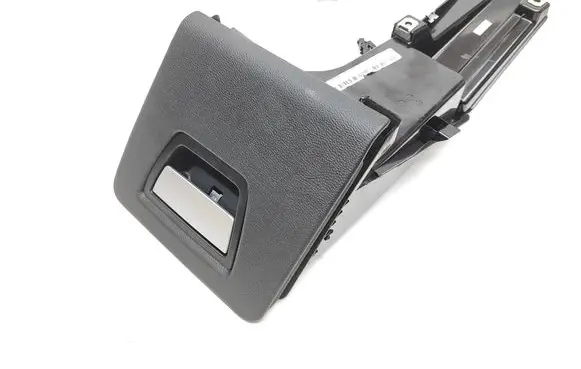Maserati Ghibli Glove box 0670018704C GMRTT1107 06700187040