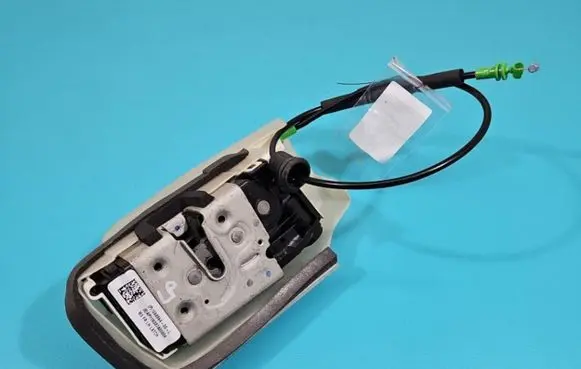 Tesla Model 3 Front door lock 1068964-00-L IMPRK1436937