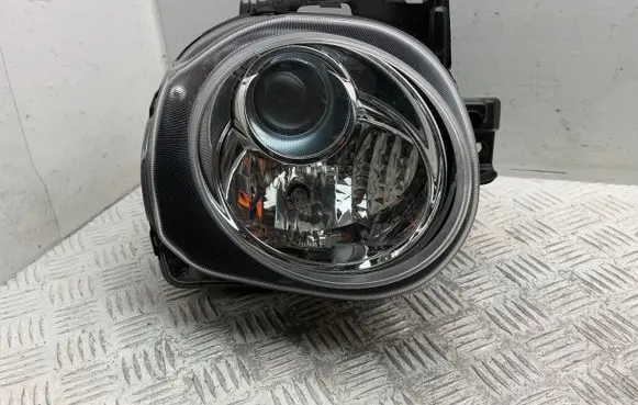 Nissan Juke I F15 Headlight/headlamp 26010BV90B 26010BV90A