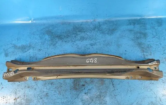 Volvo XC70 Rear bumper mounting bracket 31217938