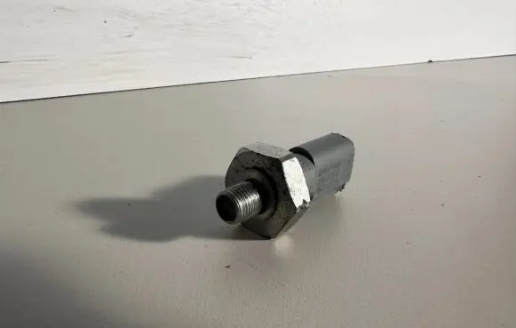 Skoda Kodiaq Oil pressure sensor 03N919081