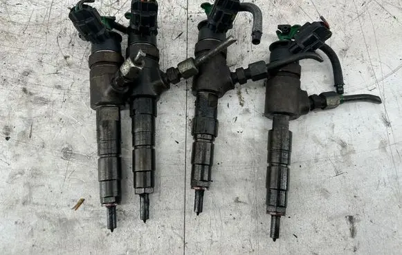 Citroen C4 II Fuel injectors set 0445110340