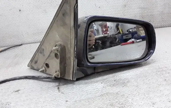 Mazda 626 Front door electric wing mirror E13010142