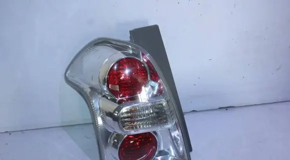 Toyota Corolla Verso AR10 Rear/tail lights 815600F060 081506571 13123F