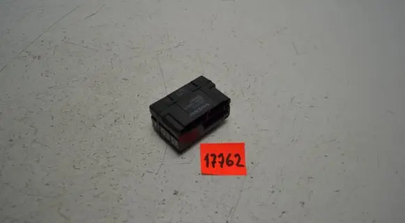 Volvo S80 Seat heating relay 8697318