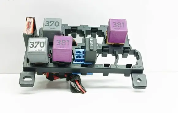 Audi A6 S6 C6 4F Fuse module 4F0937503