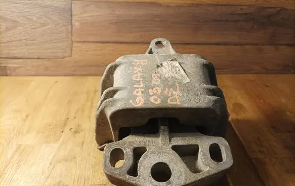 Ford Galaxy Engine mount bracket 7M3199555