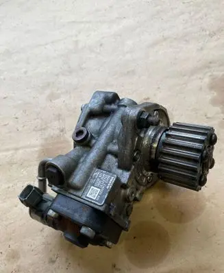 Volvo V40 Fuel injection high pressure pump 31432135 HP5S0060 VEA132360020AAB