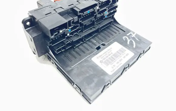Mercedes-Benz C W203 Fuse module 2035452901 5DK00848542