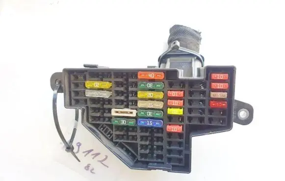 Volkswagen Golf VI Fuse box set