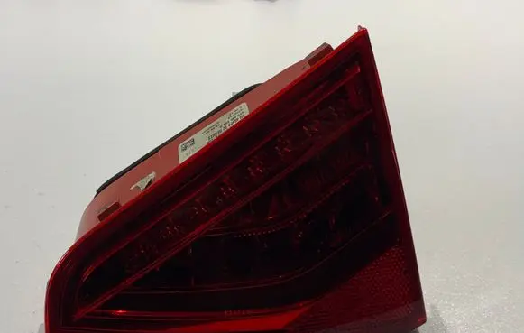 Audi A5 8T 8F Tailgate rear/tail lights 8T0945094D