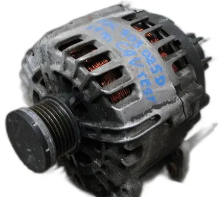 Volkswagen Golf VI Generator/alternator 03C903025D