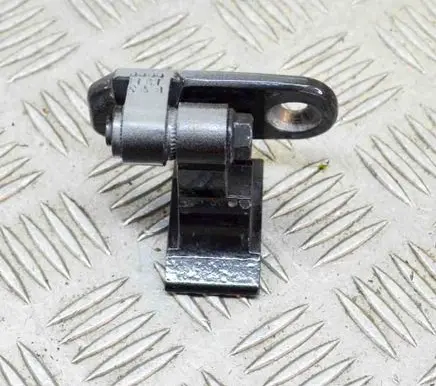 BMW 5 G30 G31 Rear door lower hinge 7333061