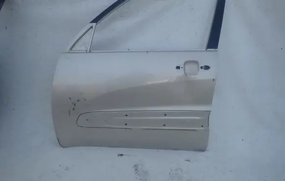 Toyota RAV 4 (XA20) Front door