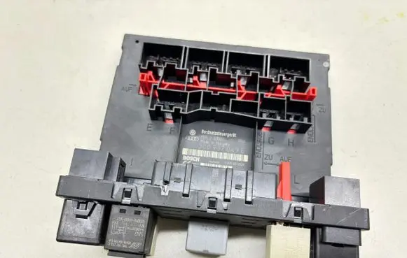 Volkswagen Touran I Comfort/convenience module 3C0937049E