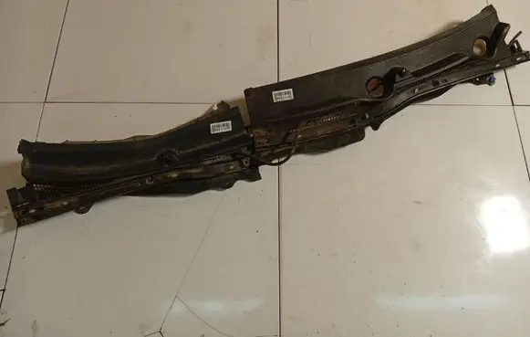 Mazda 2 Wiper trim DE72507P1