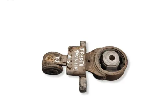 Toyota Yaris Engine mount bracket 