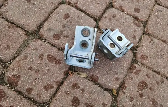 Rear door hinge set