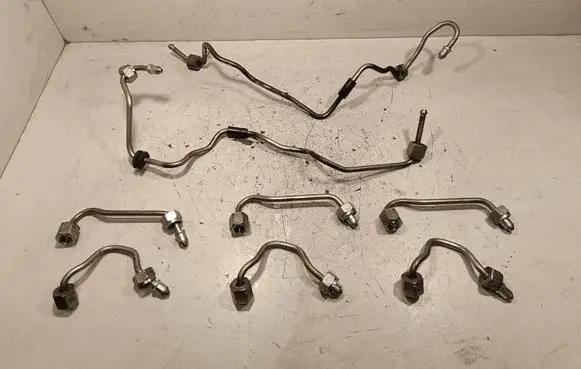 BMW 7 F01 F02 F03 F04 Fuel injector supply line/pipe 
