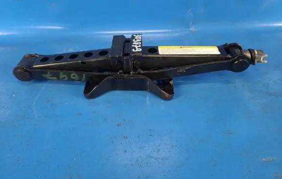 Dodge Caliber Lift Jack 05105920AA