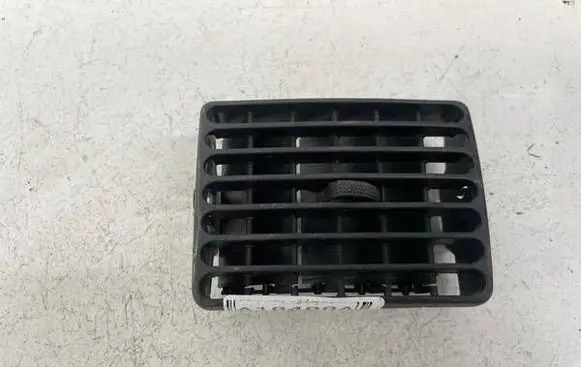 Volkswagen PASSAT B4 Dashboard side air vent grill/cover trim 3A0819720B