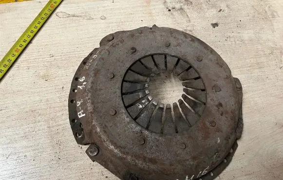 Audi A4 S4 B5 8D Pressure plate 