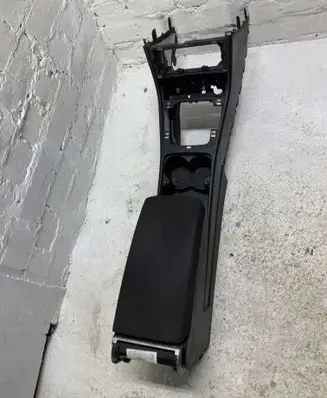 Volkswagen PASSAT B6 Center console