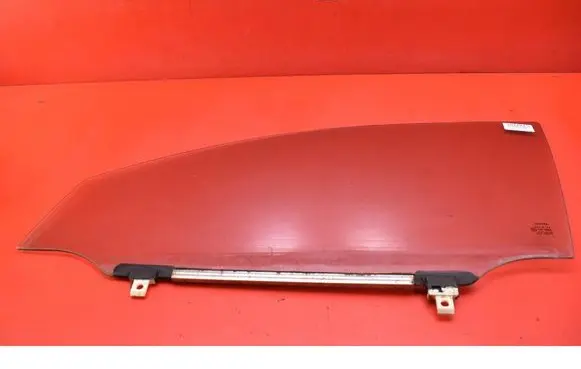 Toyota Avensis Verso Front door window glass four-door 