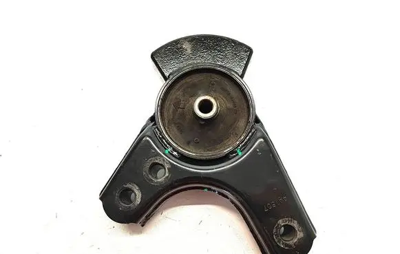 Engine mount bracket