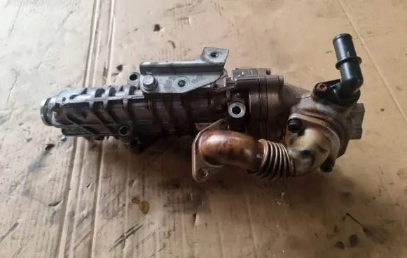 Iveco Daily 35 - 40.10 EGR valve cooler 5801668925