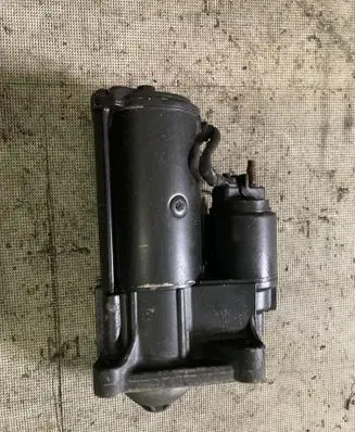 Renault Scenic I Starter motor D7R13