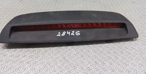 Hyundai Grandeur Third/center stoplight