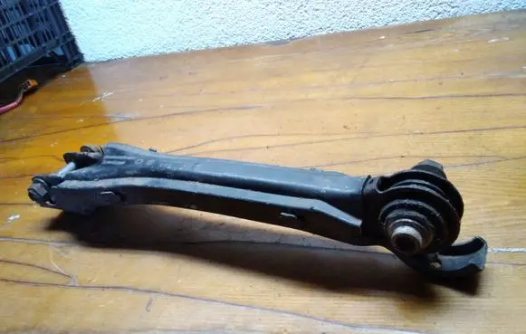 Mercedes-Benz E AMG W212 Rear upper control arm/wishbone A2043521488