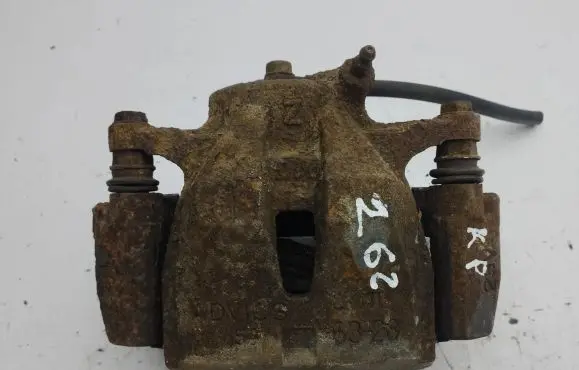 Toyota RAV 4 (XA40) Front brake caliper