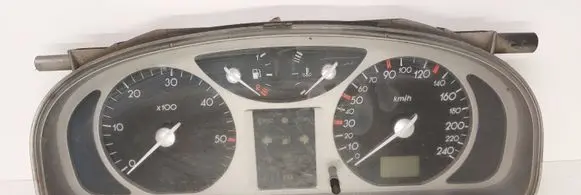Renault Laguna II Speedometer (instrument cluster) 8200218878 501018630077 7N0Z8R93