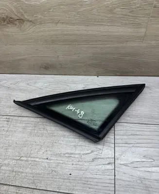 Seat Altea Front triangle window/glass 5P0845411