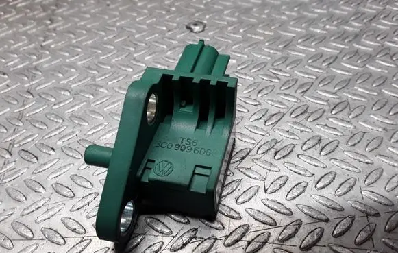 Volkswagen PASSAT B6 Airbag deployment crash/impact sensor 3C0909606