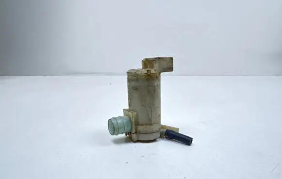 Nissan X-Trail T30 Windscreen/windshield washer pump 2224624A