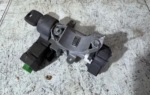 Volvo S60 Ignition lock 8673073 510130020 060564177