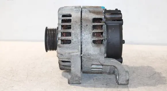 BMW 3 E90 E91 Generator/alternator 7802261 2543461C FG18S019