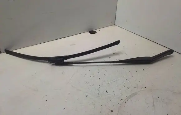 Ford Focus Front wiper blade arm 4M5117526AB
