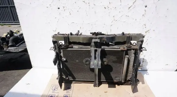 Toyota Avensis T270 Engine mounting bracket SKO62879