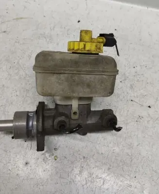 Volkswagen Golf IV Master brake cylinder