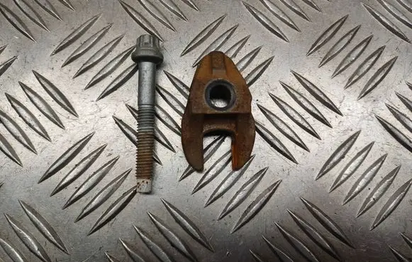 Peugeot Partner Fuel Injector clamp holder 23806