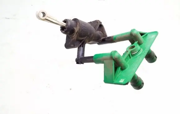 Ford Focus Clutch master cylinder 98AB7A543AF