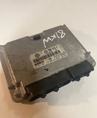 Volkswagen PASSAT B5 Engine control unit/module 038906018P 28SA3504 0281001720